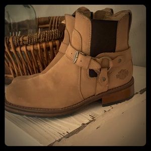 Women’s Harley Davidson boots